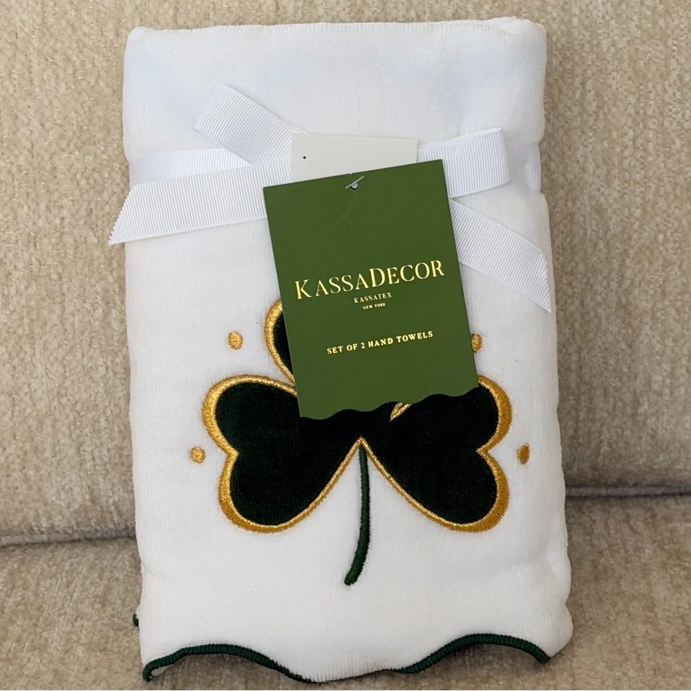 KASSADECOR White Hand Towel with Green and Gold Shamrock